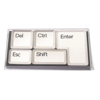 Магниты в наборе в виде кнопок клавиатуры белый