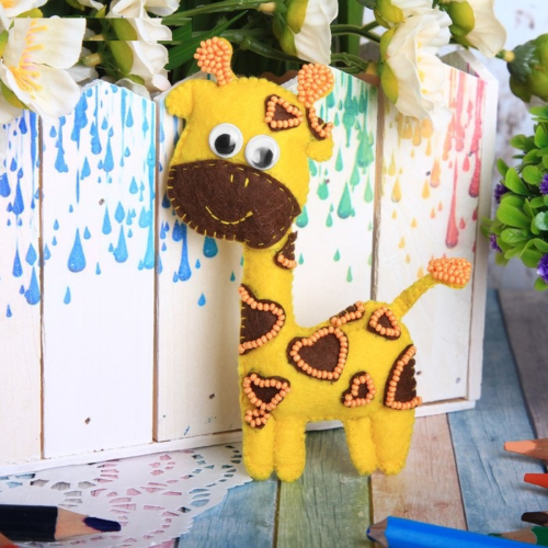 Набор для создания игрушки из фетра "Жираф" - 0